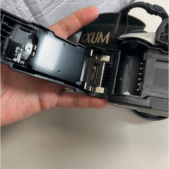 Vintage Minolta Maxxum 5 SLR 35mm Film Camera AF 28-80 Zoom Lens - Picture 10 of 13